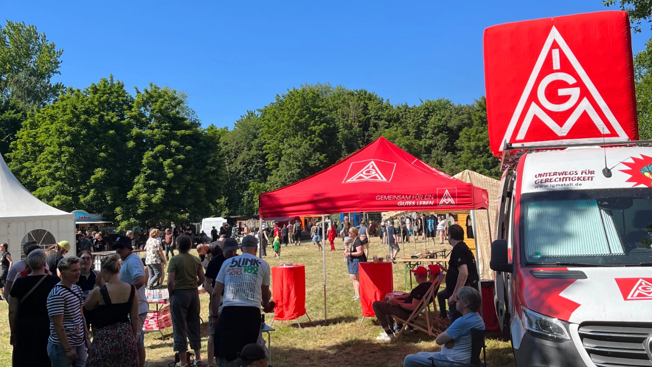 Die Roadshow wird gut angenommen und ist immer ein Blkickfang.