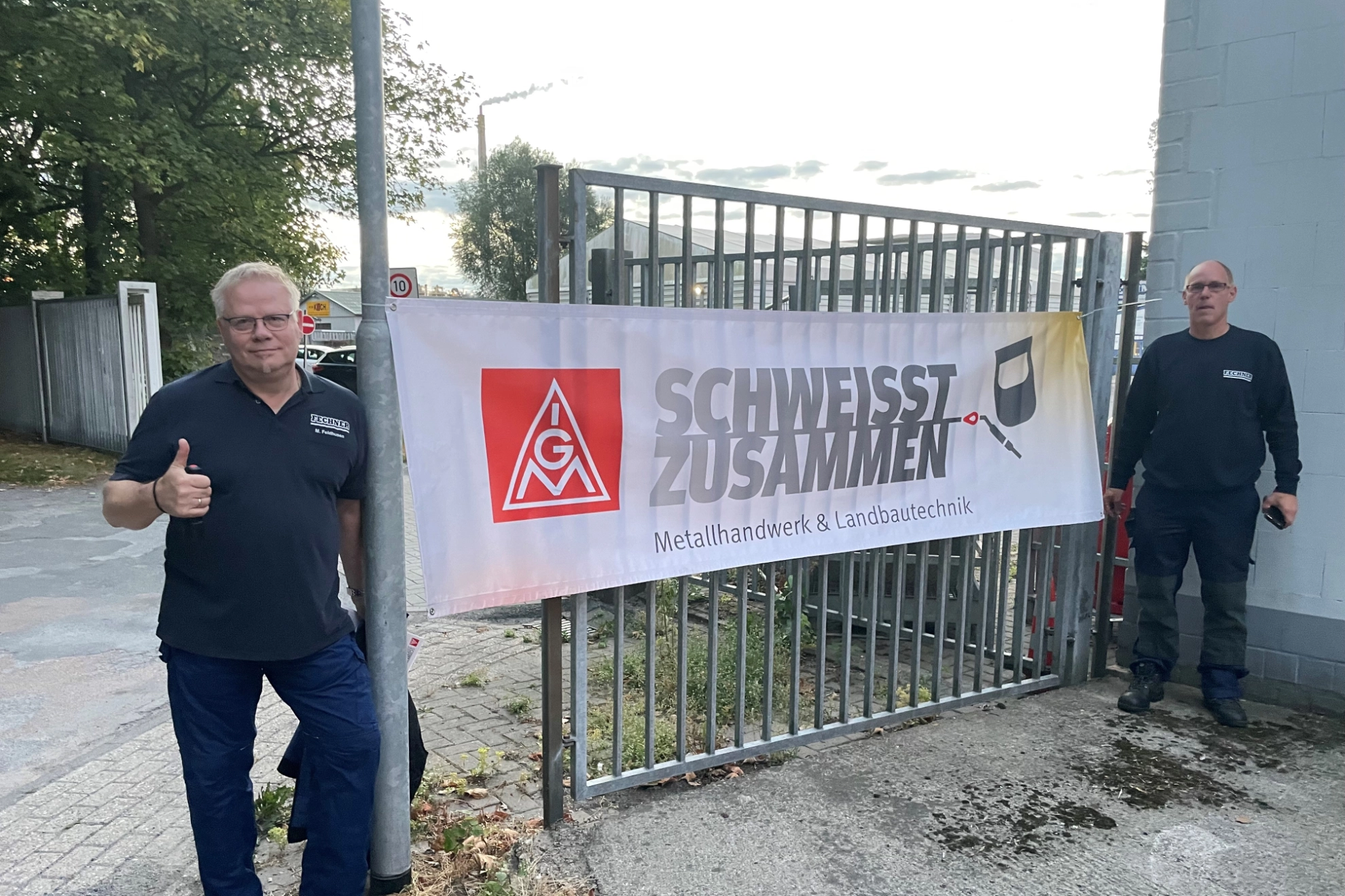 Flugbalttaktion zur tarifrunde bei der Firma Fechner in Nordenham