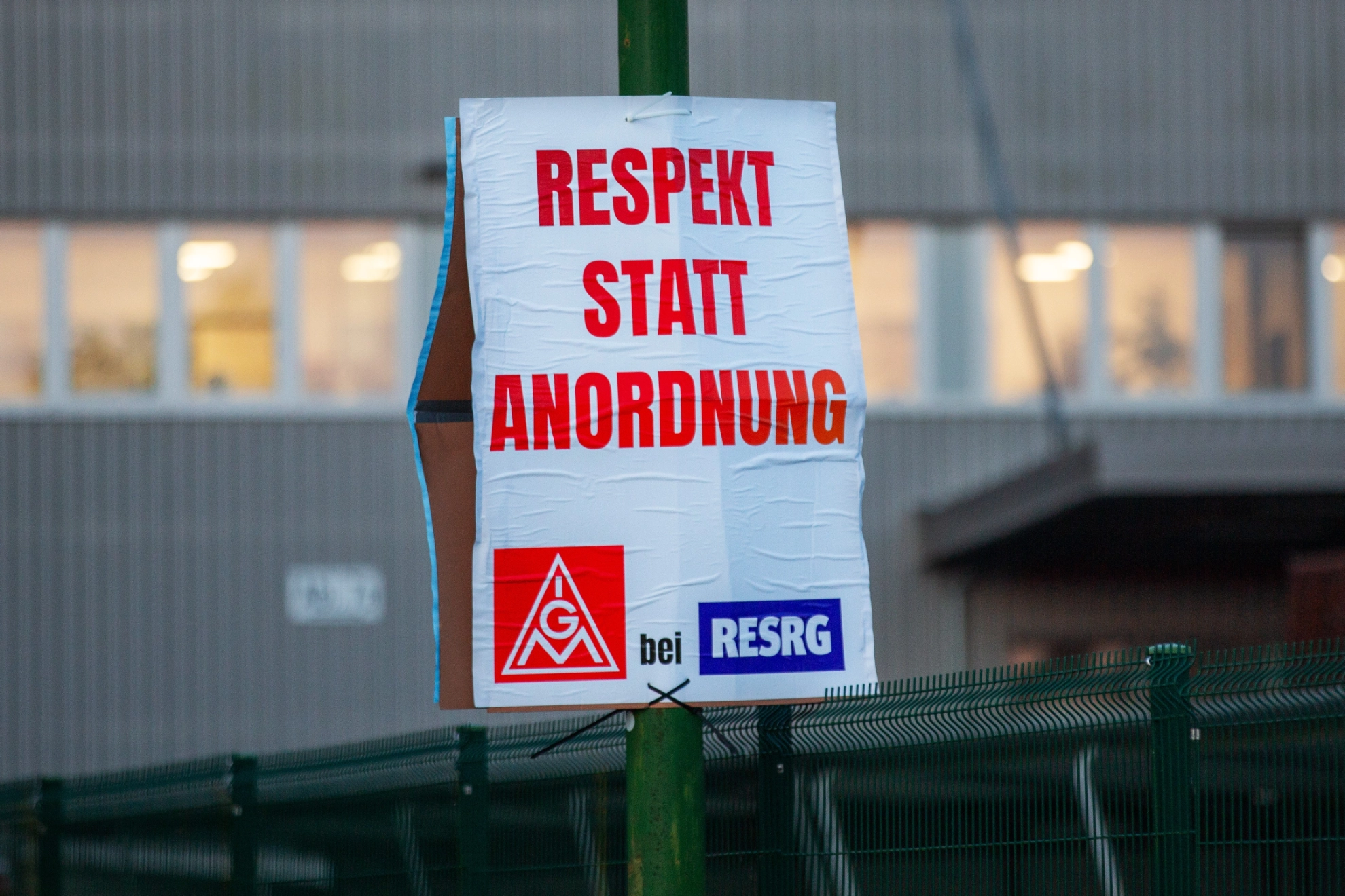 Respekt statt Anordnung Plakat