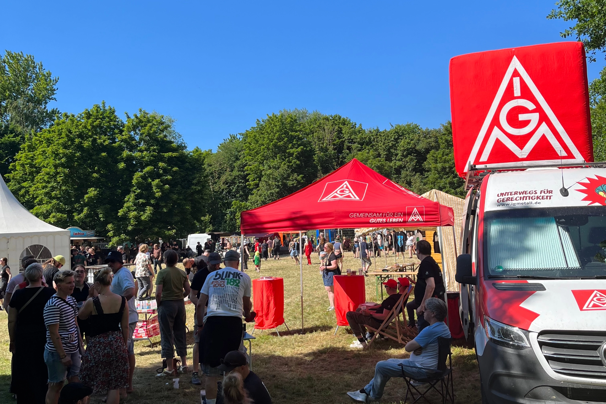 Die Roadshow wird gut angenommen und ist immer ein Blkickfang.