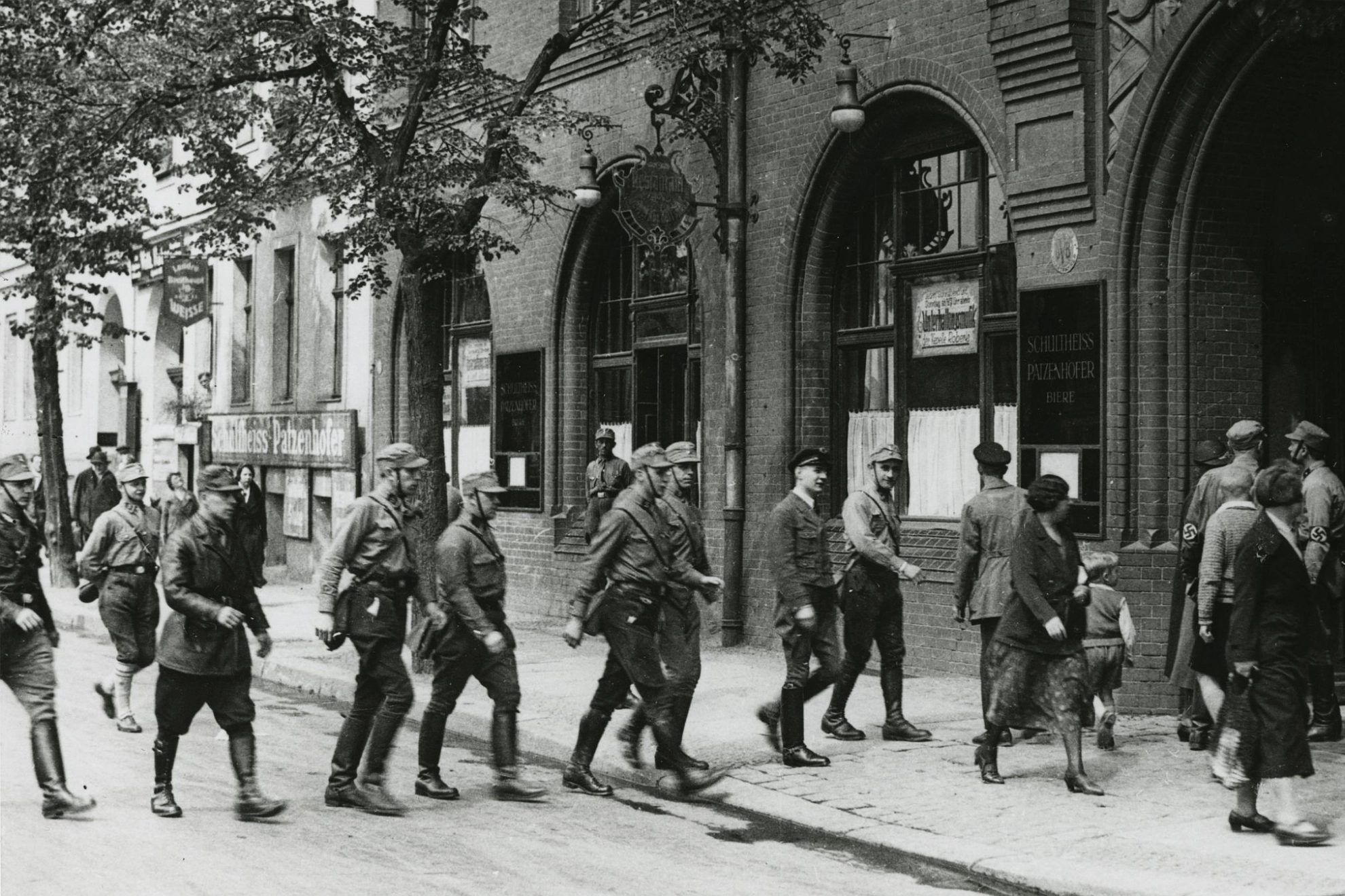 2. Mai 1933: Nazis überfallen Gewerkschaftshäuser